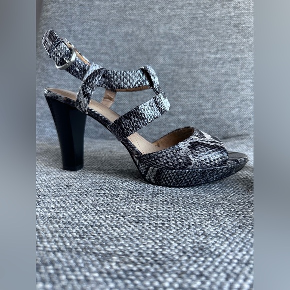 Naturalizer Black and Gray Snakeskin Strappy Heels - Picture 1 of 9